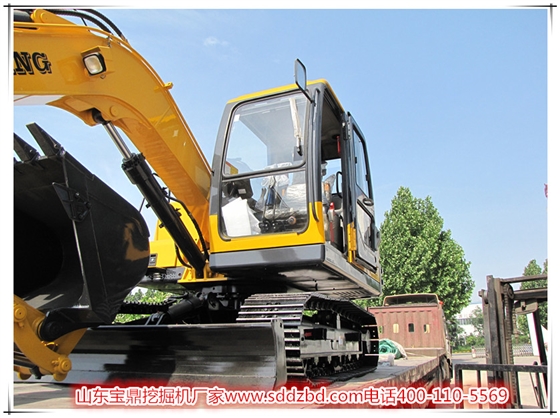 山東寶鼎挖掘機廠家小型挖掘機械產(chǎn)品