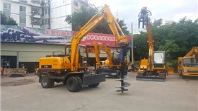 國產(chǎn)小型挖掘機
