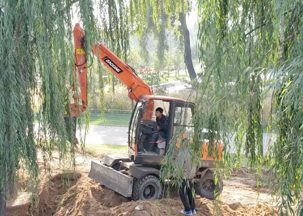 輪式挖掘機(jī)