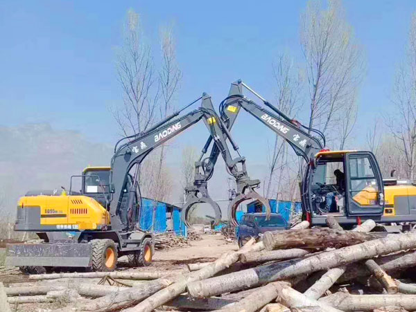 寶鼎輪式挖掘機(jī)抓木機(jī).jpg
