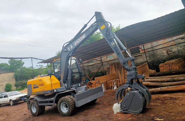 寶鼎多功能輪式挖掘機95車型.jpg