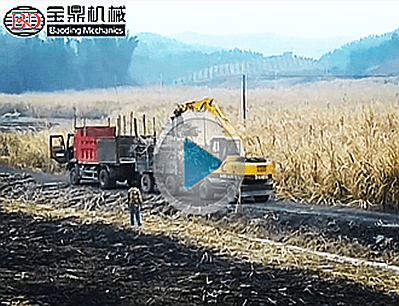 小型抓木機(jī)-寶鼎80輪式抓木機(jī)產(chǎn)品廣西實(shí)地抓裝工作介紹